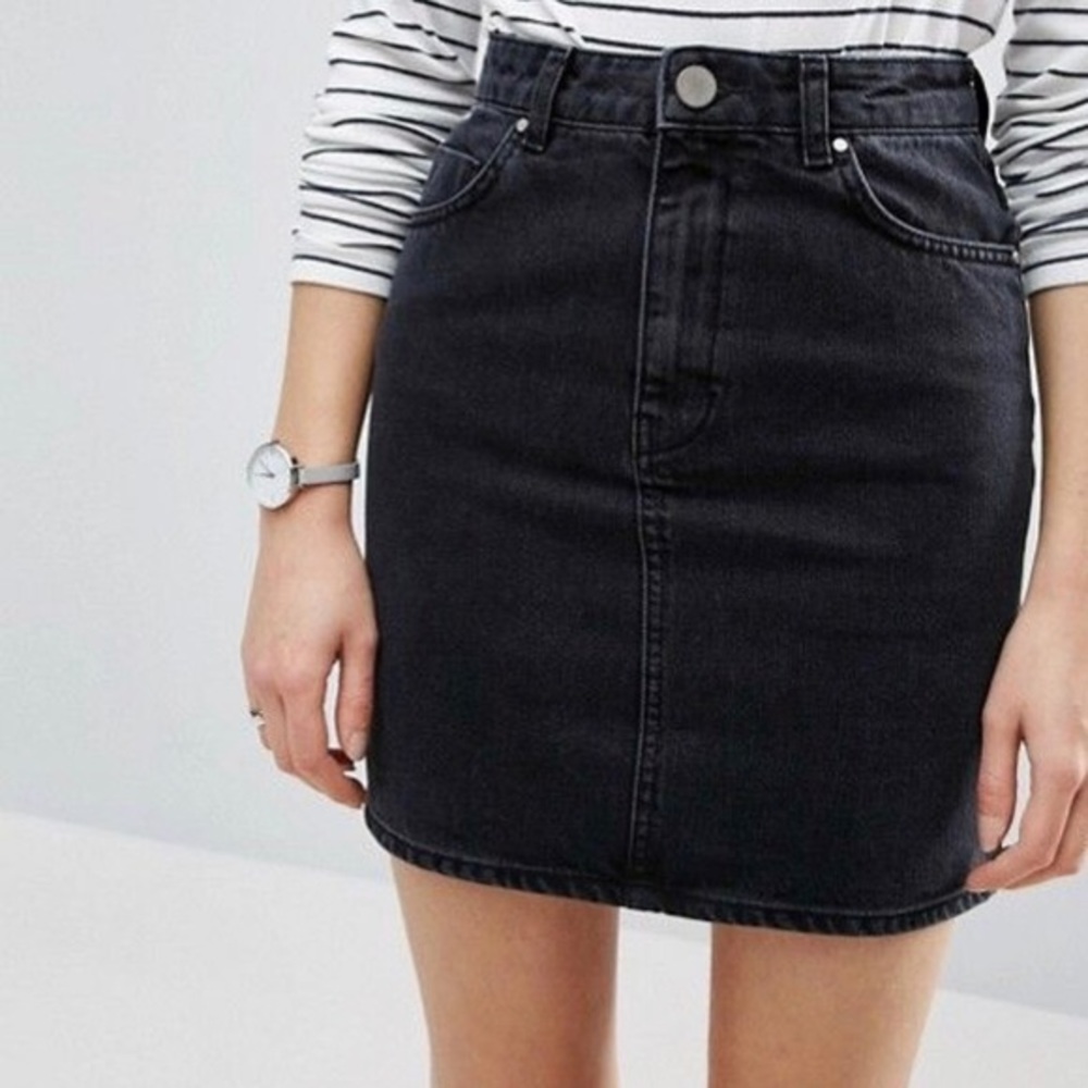 Black denim skirt - Picture 1 of 3